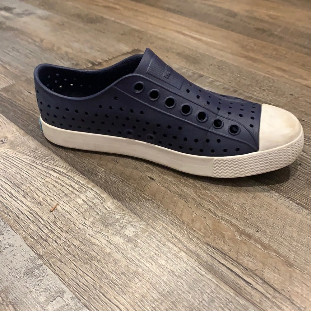 Navy natives been worn top of shoe a little creased